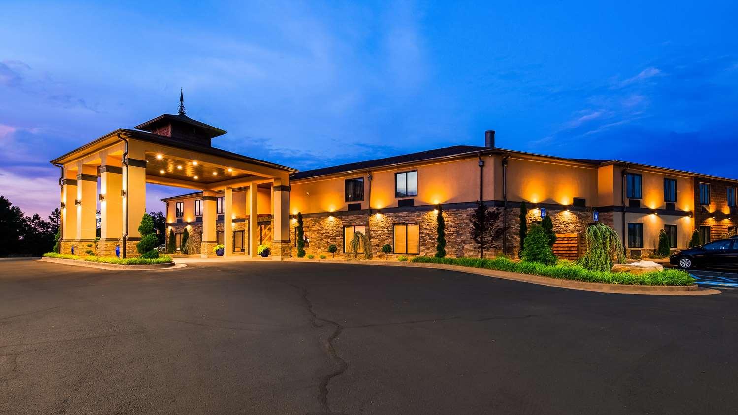 Best Western Warm Springs Hotel And Event Center Экстерьер фото