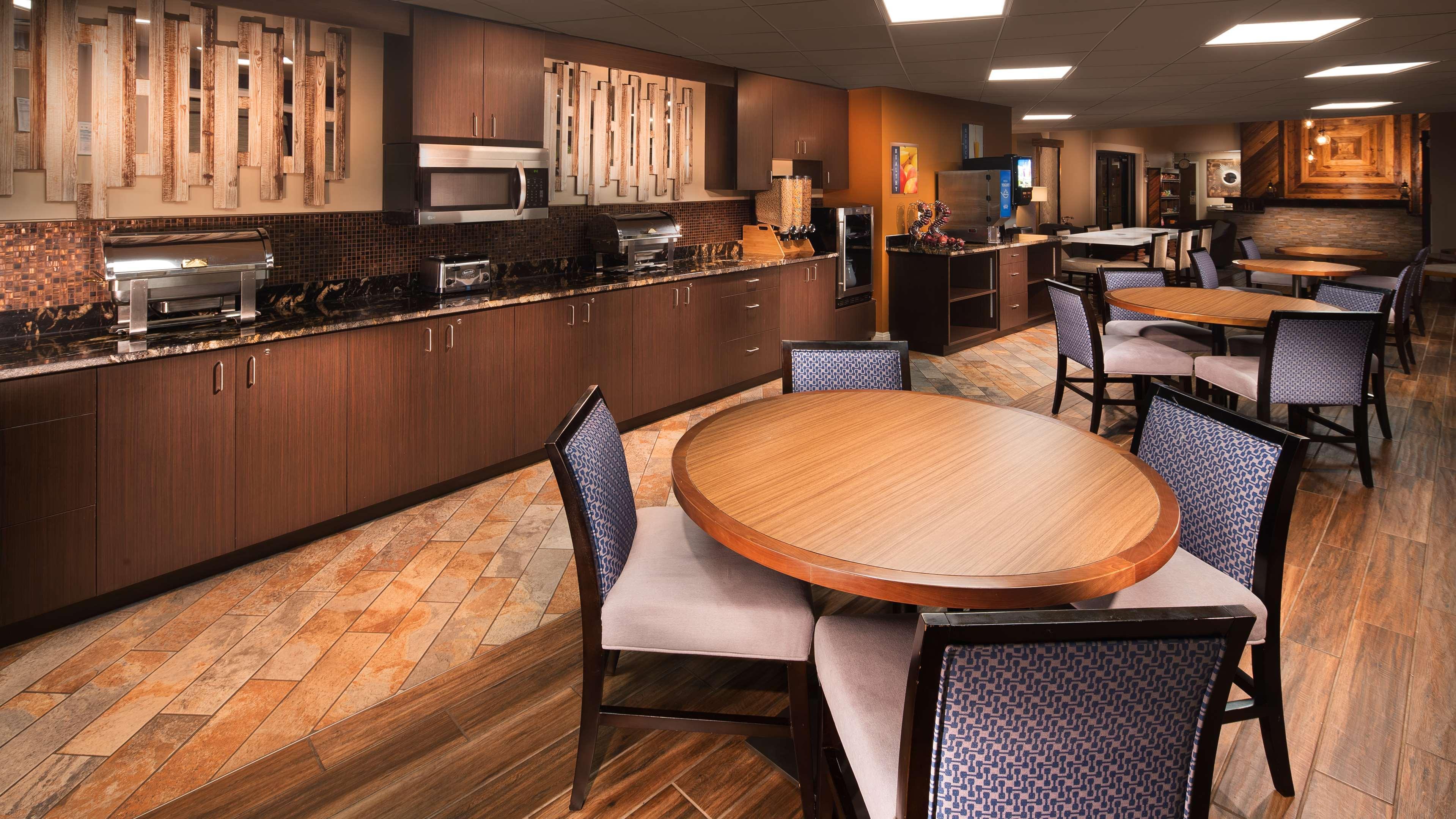 Best Western Warm Springs Hotel And Event Center Экстерьер фото